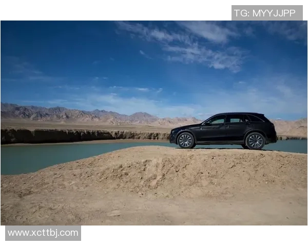 代言奔驰的足球明星背后的故事与荣耀之路揭秘