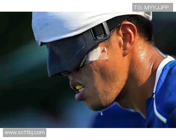 真实记录足球明星赛场出汗瞬间的动人照片分享