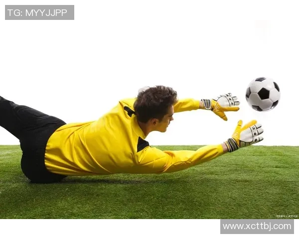 足球明星盗球图片揭秘球场背后的秘密与真相大曝光