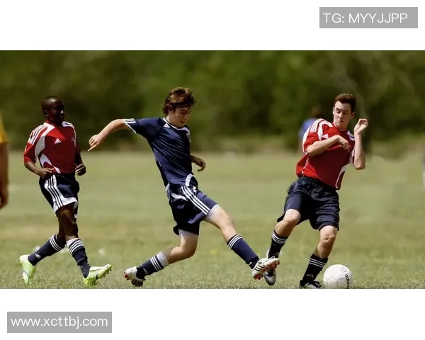 揭秘足球明星私照图背后的故事与生活点滴