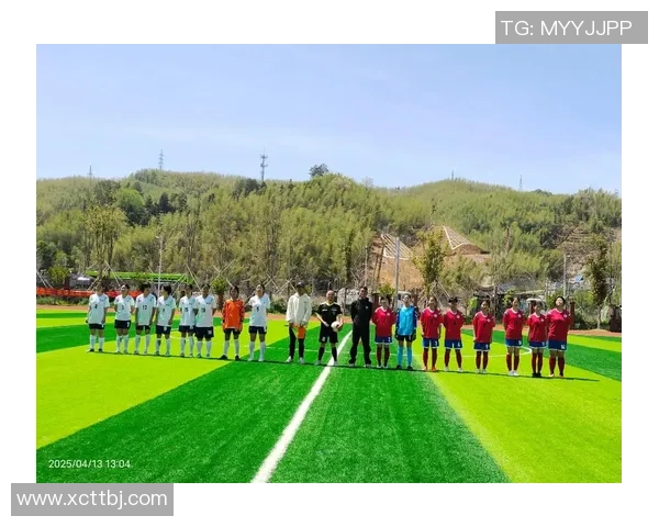 长传技艺卓越的足球明星们在绿茵场上的精彩瞬间与成就解析