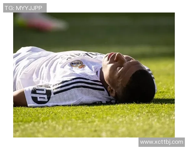 足球明星精彩瞬间帽子戏法的经典图片合集